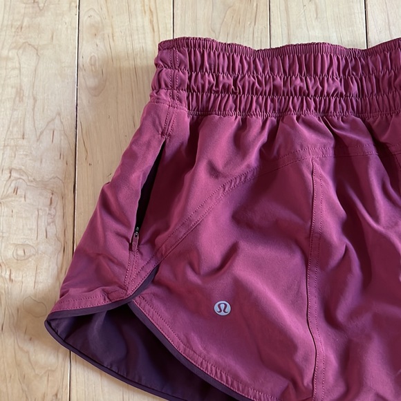 Lululemon choose a side reversible 3” shorts - Picture 2 of 3